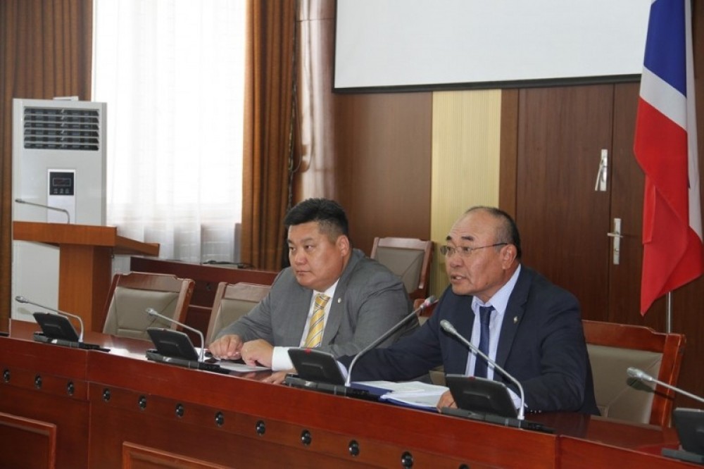 АН: Үндсэн хуулийн нэмэлт өөрчлөлтийг ард нийтийн санал асуулгаар ...
