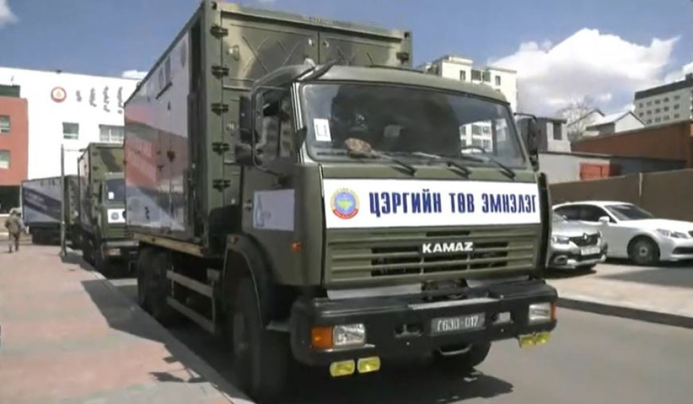 Цэргийн төв эмнэлгийн явуулын үзлэг, оношилгооны баг Сэргэлэн сумын зүг ...