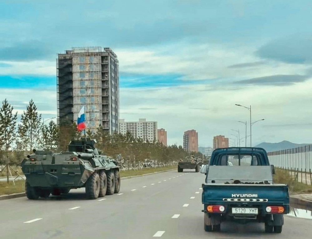 ОХУ-аас цэргийн сургуулалтад ашиглах дугуйт тээврийн хэрэгслүүд авчирчээ
