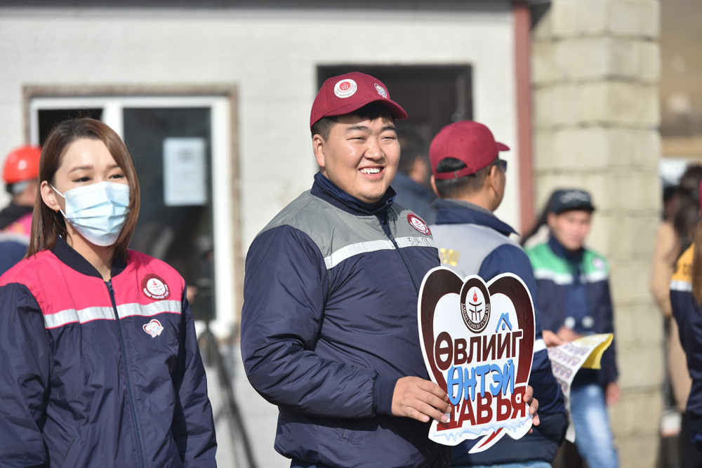 “Өвлийг өнтэй давъя” өдөрлөг зохион байгууллаа