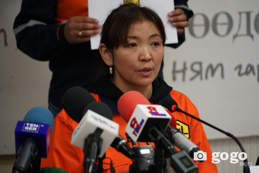 "Хилээр гаргаж буй уул уурхайн бүтээгдэхүүний хяналт үгүй боллоо"