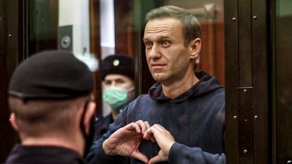 Алексей Навальный: Надад санаа бүү зовоорой