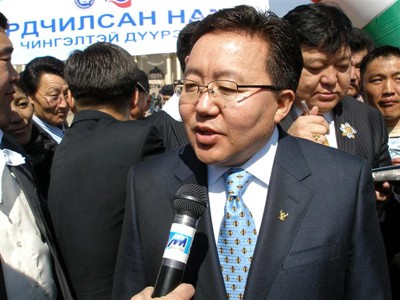 Ц.Элбэгдоржийн сонгуулийн шоу эхэллээ